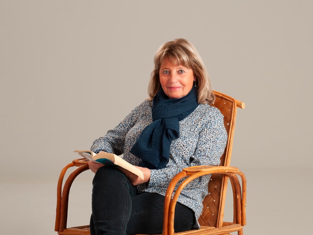 Gabrielle Baptiste en pleine lecture